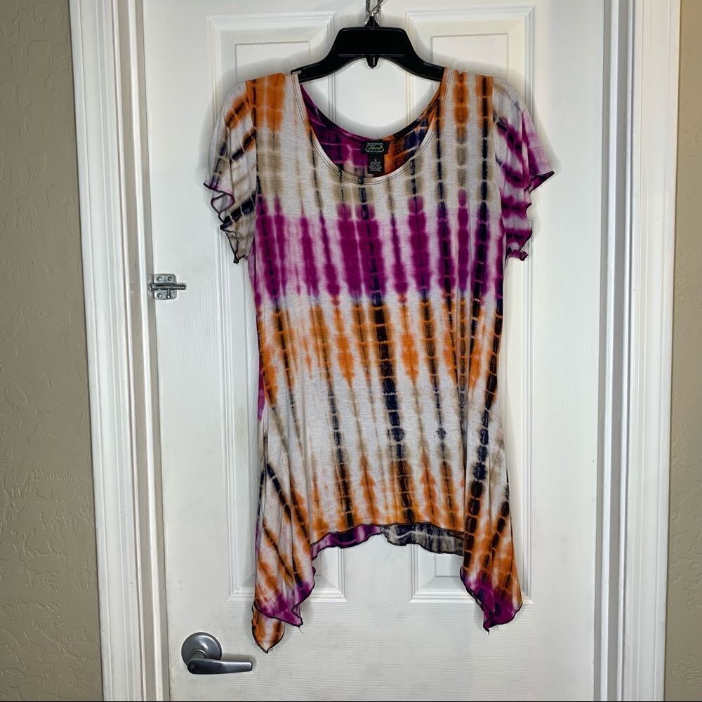 Shannon Ford Tie-Dyed Tee Size Medium Asymmetrical Hem